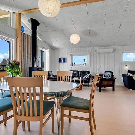Hyggeligt Traehus Beliggende I Ferring Sj395 *
